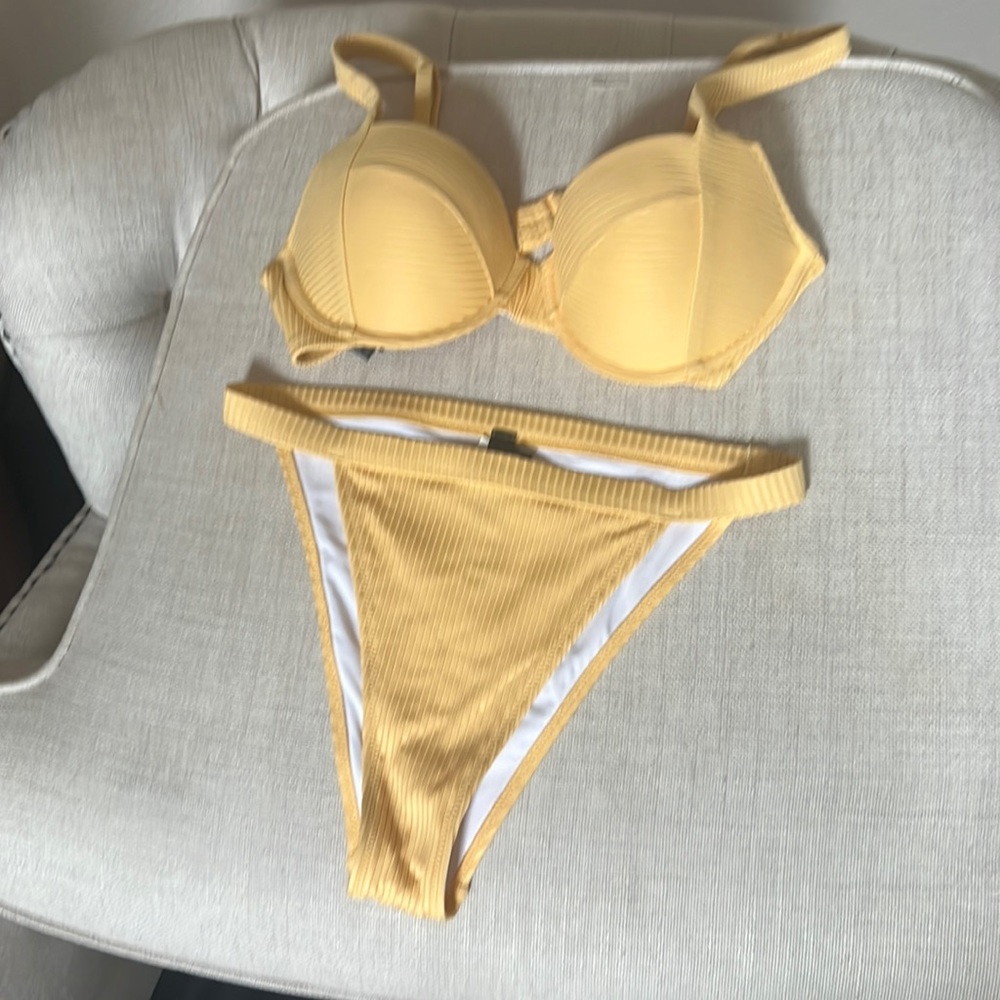 Pink by Victoria’s Secret bikini